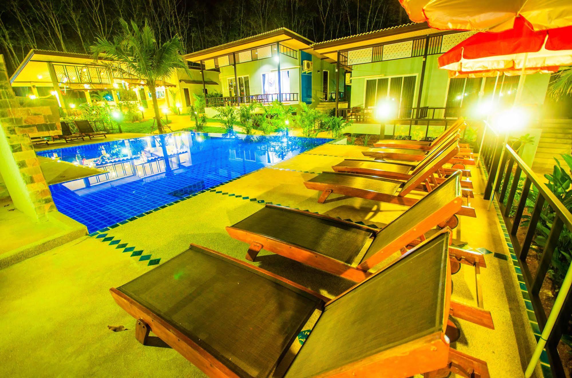 ชมพู รีสอร์ต เขาหลัก Hotel ภายนอก รูปภาพ