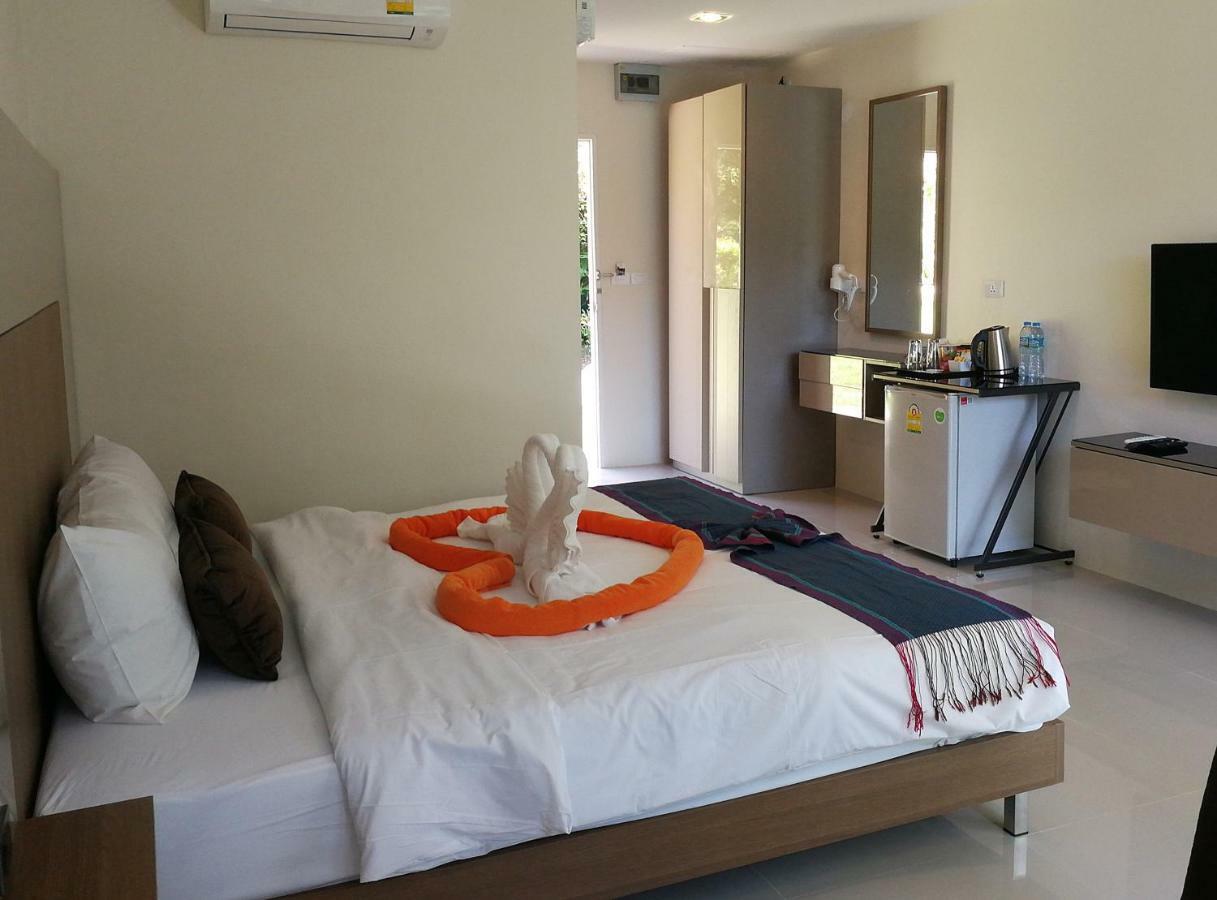 ชมพู รีสอร์ต เขาหลัก Hotel ภายนอก รูปภาพ