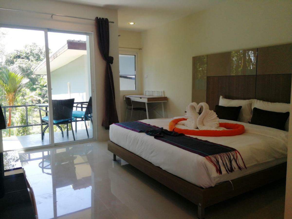 ชมพู รีสอร์ต เขาหลัก Hotel ภายนอก รูปภาพ